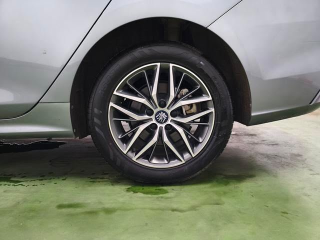 BYD Qin Plus DM-i 2023 — Champion 120KM Excellence