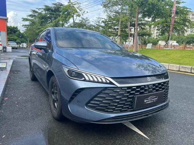 BYD Qin Plus DM-i 2025 — Smart Driving 128KM