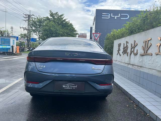 BYD Qin Plus DM-i 2025 — Smart Driving 128KM