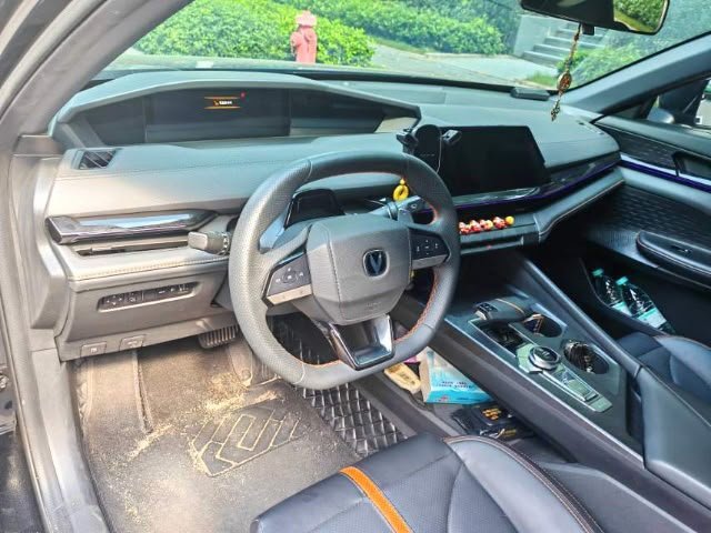 Changan UNI-V 2024 — 1.5T Premium