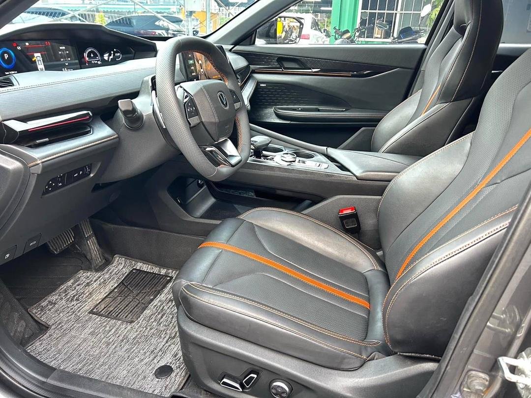 Changan UNI-V 2024 — Premium (14,000 km)
