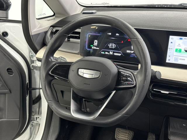 Geely Geometry E Firefly 2024 — EV 301KM