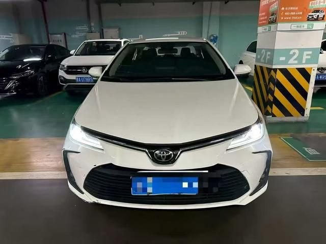 Toyota Corolla 2023 — Petrol 96,000 km