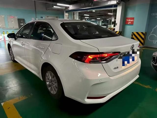 Toyota Corolla 2023 — Petrol 96,000 km