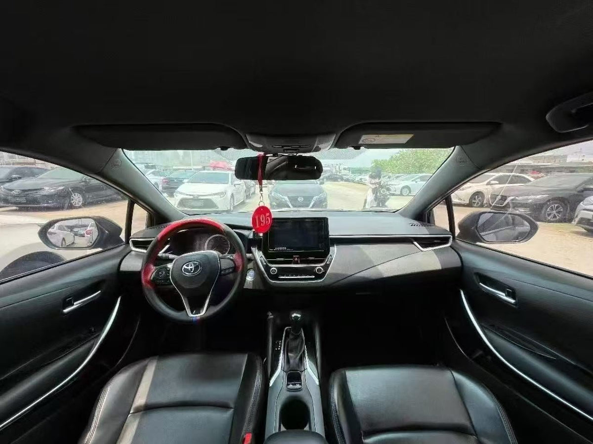 Toyota Corolla Hybrid 2023 — 200,000 km
