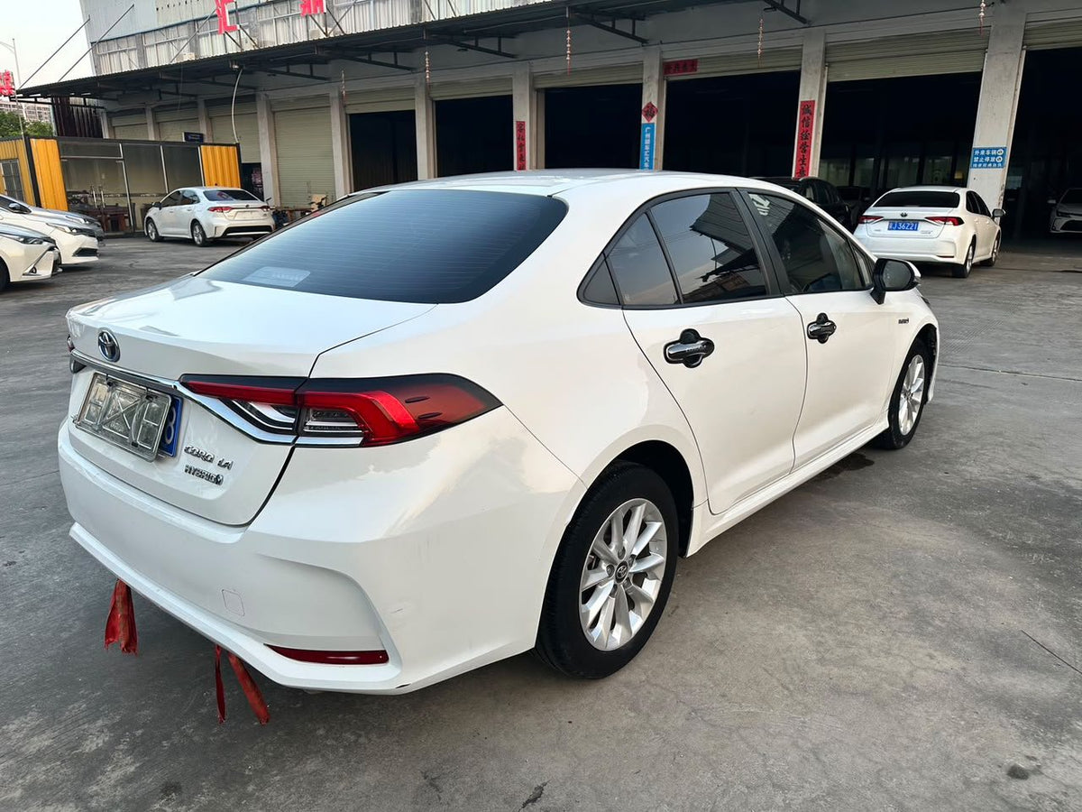 Toyota Corolla Hybrid 2023 — 49.000 km
