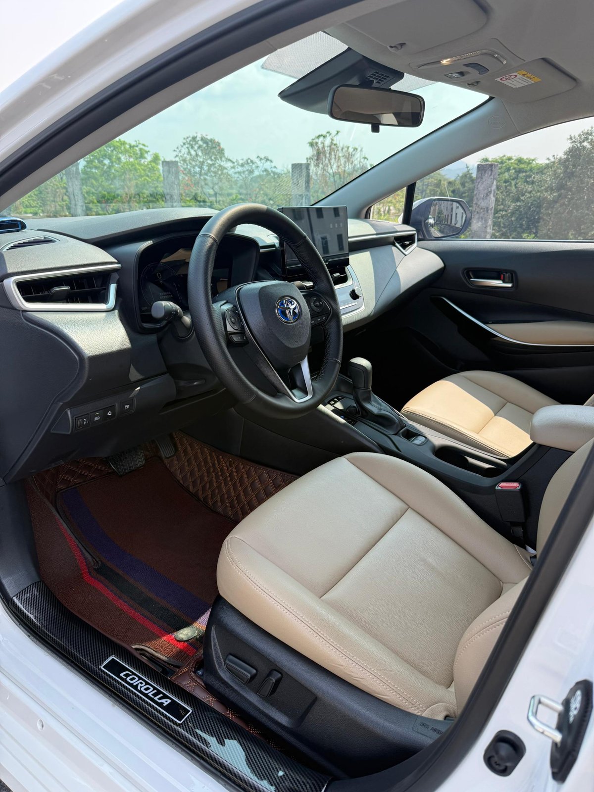 Toyota Corolla Hybrid 2024 — 11,000 km
