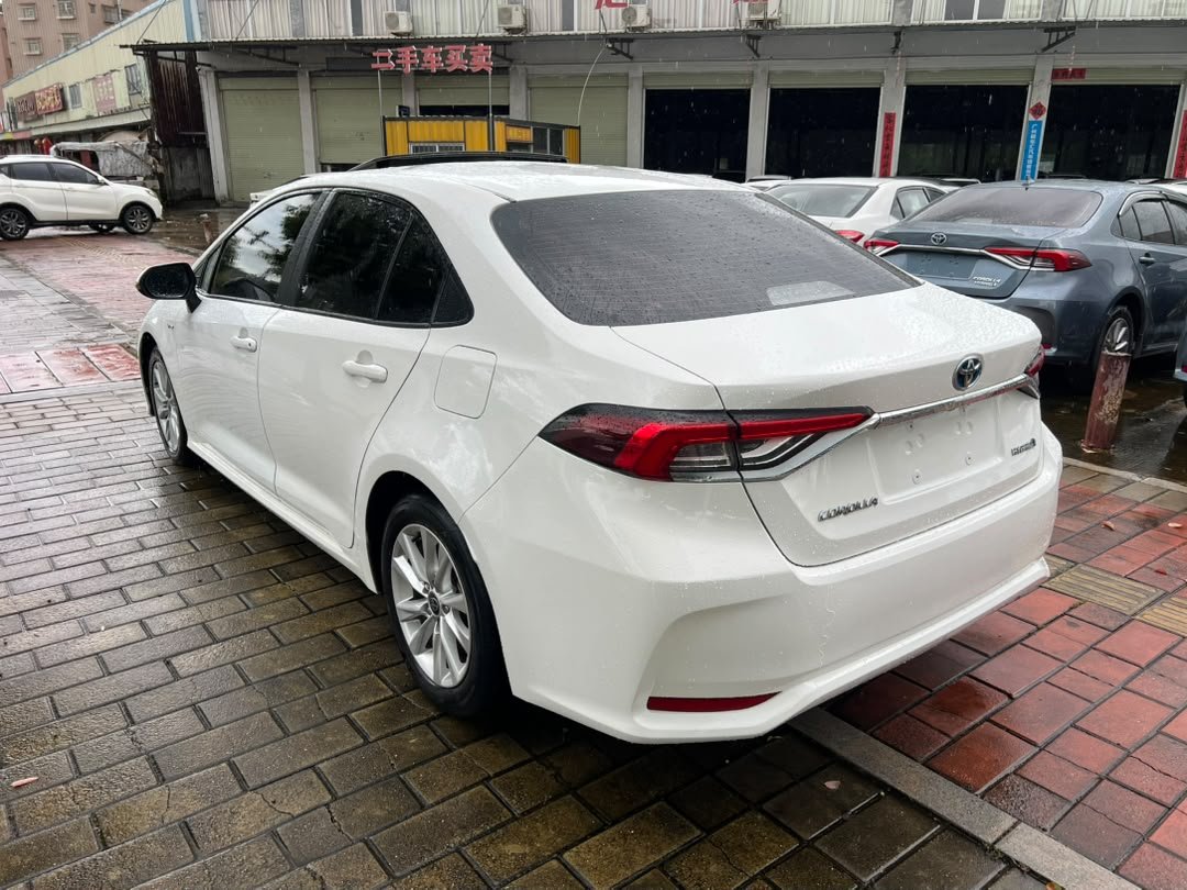 Toyota Corolla Hybrid 2024 — 34.000 km