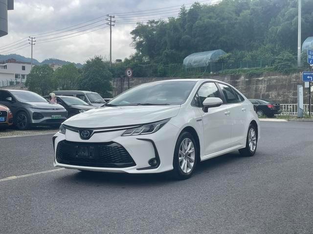Toyota Corolla Hybrid 2024 — 48,000 km