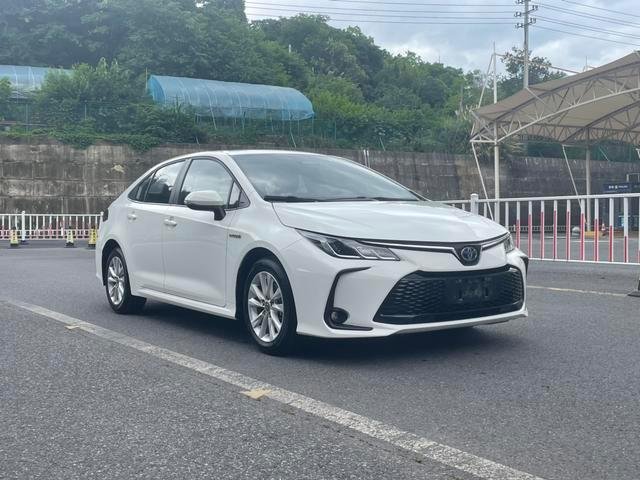 Toyota Corolla Hybrid 2024 — 48,000 km
