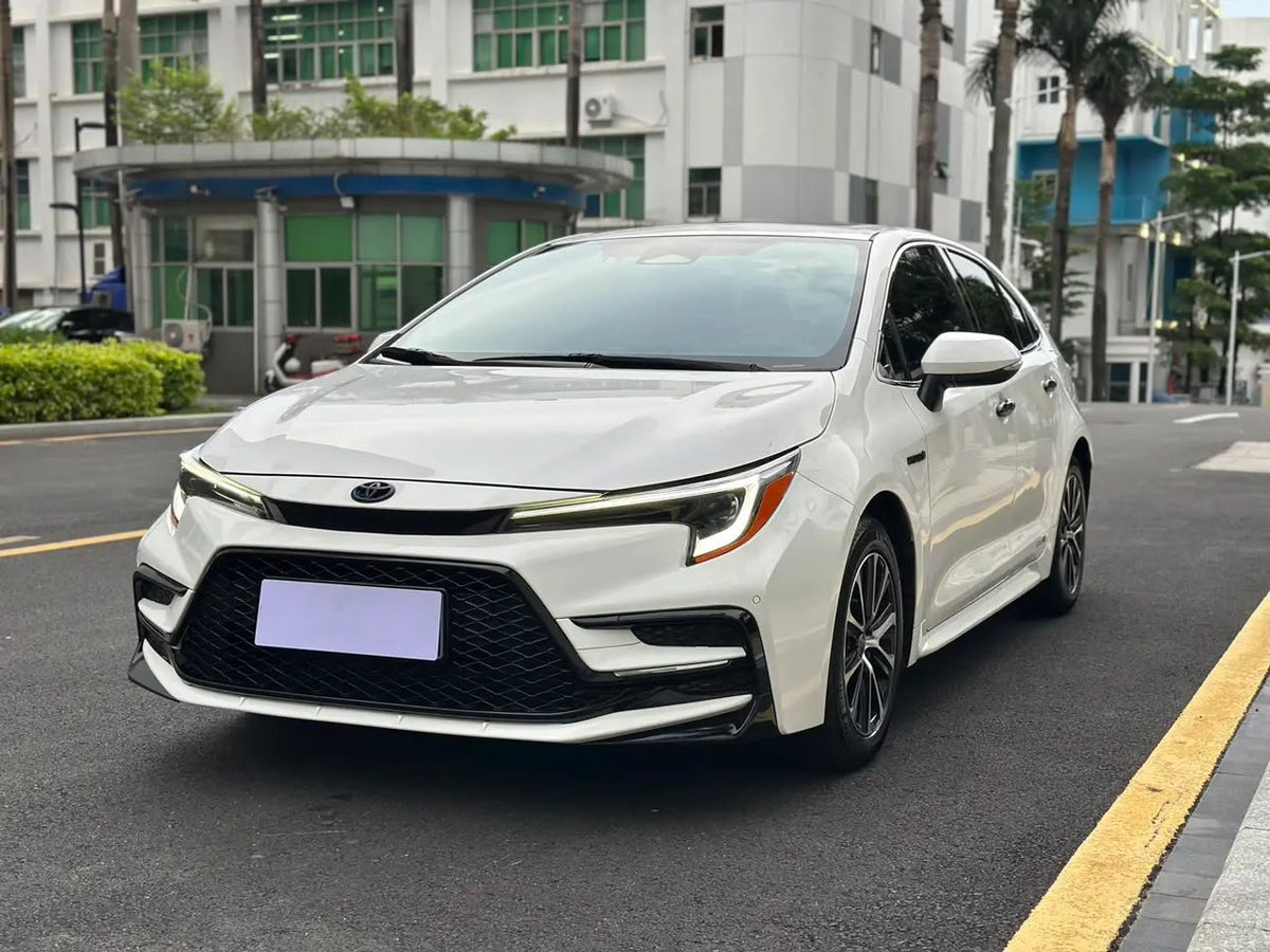 Toyota Corolla Hybrid Sport 2023 — 40,000 km