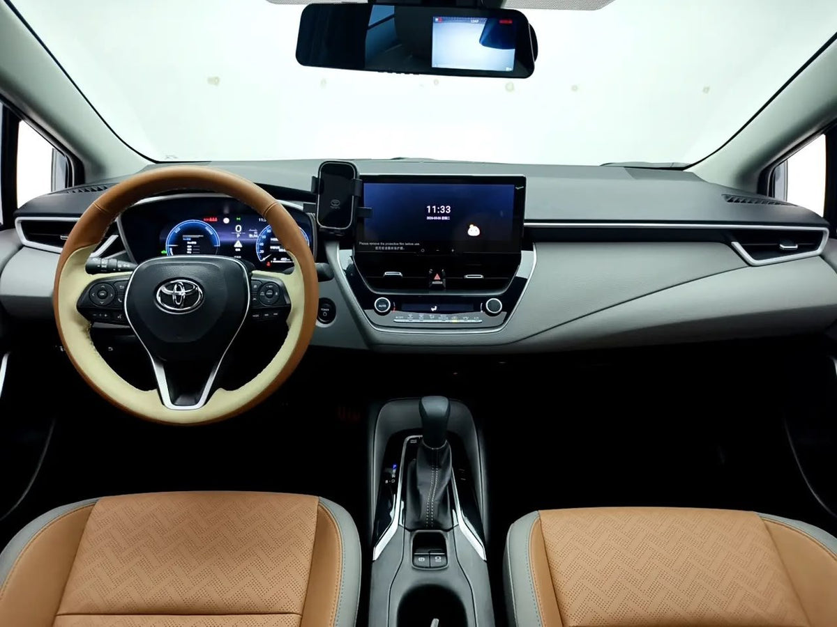 Toyota Corolla Hybrid Sport 2024 — 13,000 km