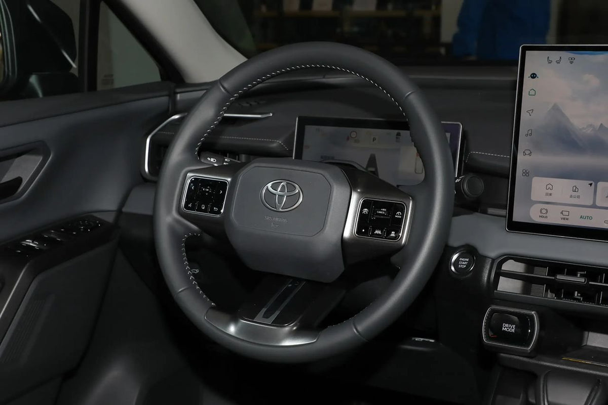 Toyota RAV4 2026 — AWD Luxury Edition (0 km)