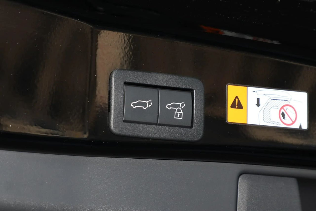 Toyota RAV4 2026 — AWD Luxury Edition (0 km)
