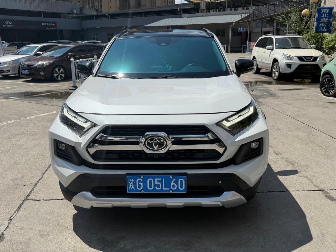 Toyota RAV4 Plus 2023 — 4×4 (14,722 km)