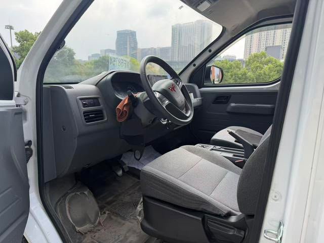 Wuling Yangguang 2024 — Furgão Eléctrico 300KM