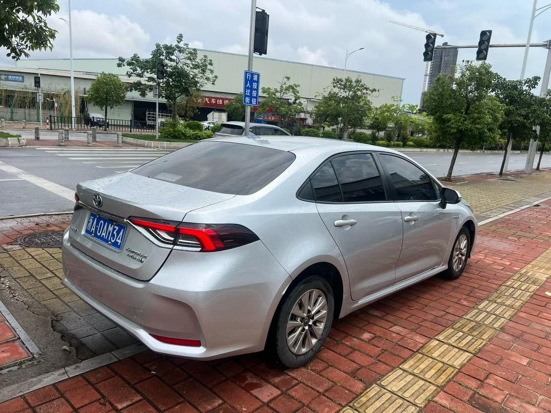 🚗 Toyota Corolla Hybrid 202