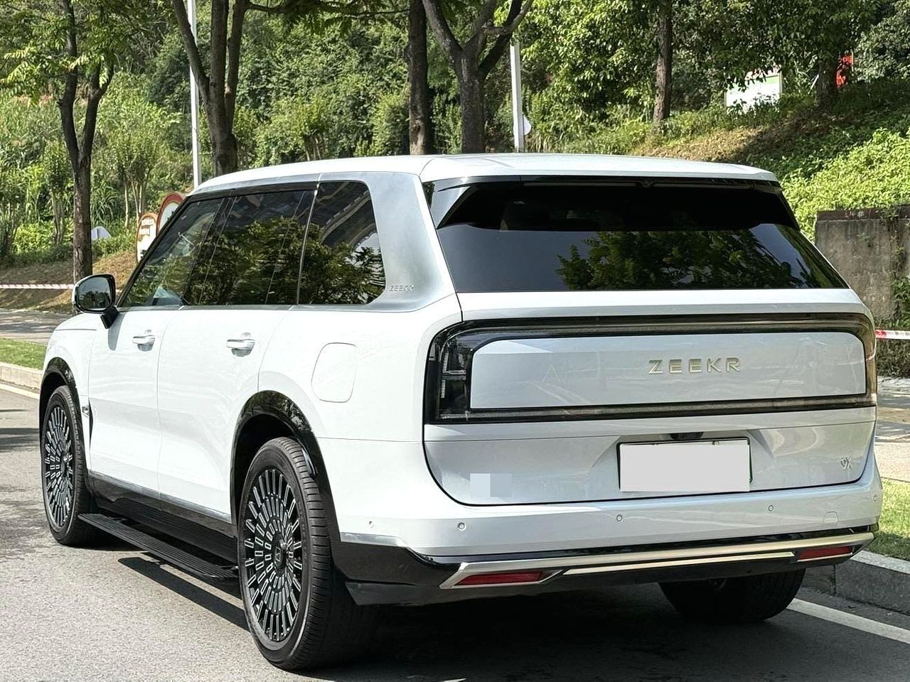 Zeekr 9X 2025 – Full Option