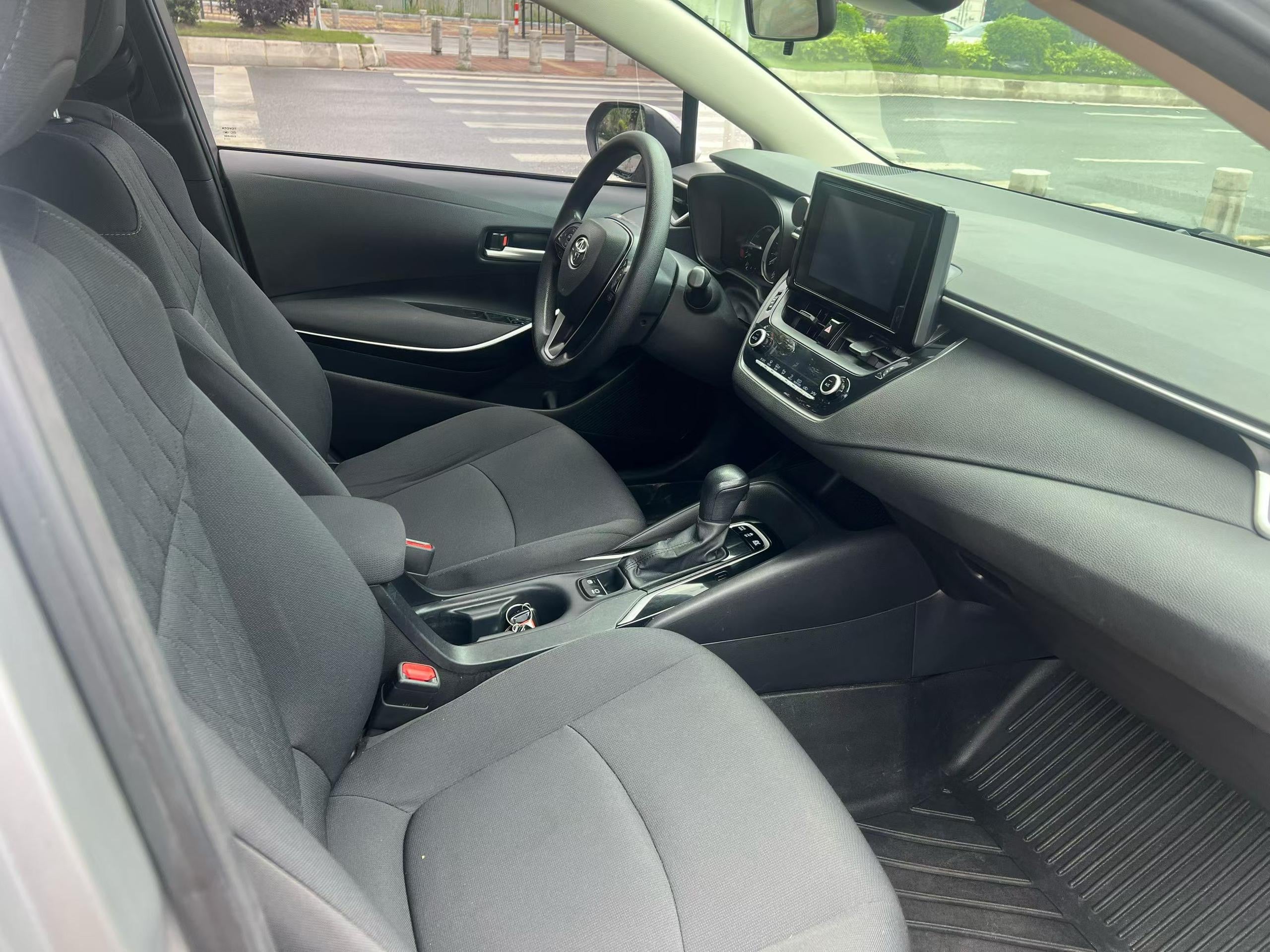 🚗 Toyota Corolla Hybrid 202