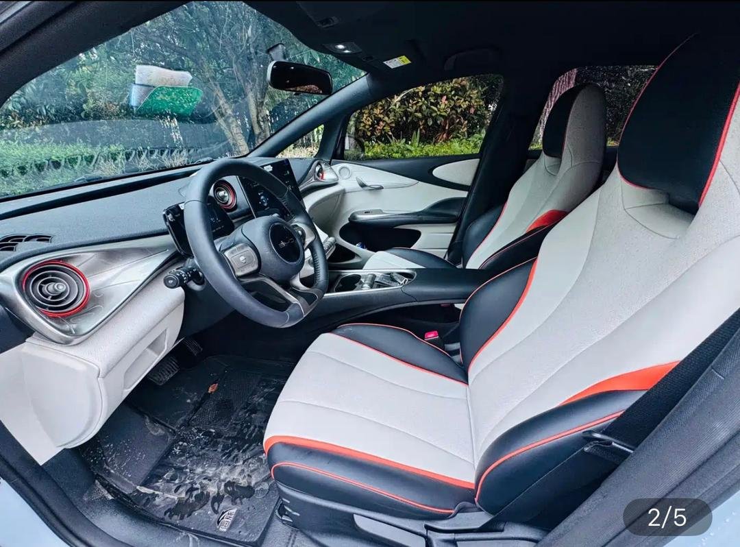 BYD Dolphin 2023 — EV 420KM (100,000 km)
