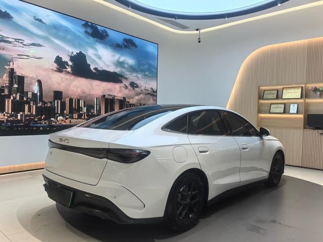 BYD Seal 06 DM-i 2024 — Luxury Edition 80KM