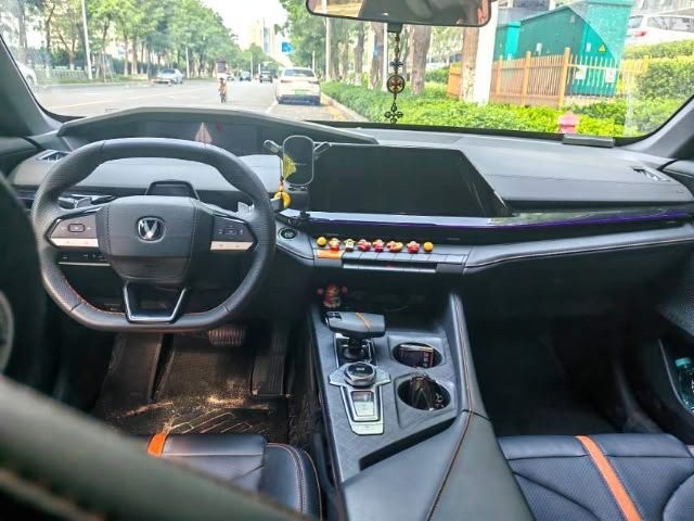 Changan UNI-V 2024 — 1.5T Premium