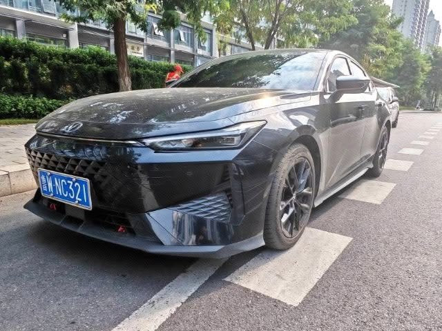 Changan UNI-V 2024 — 1.5T Premium