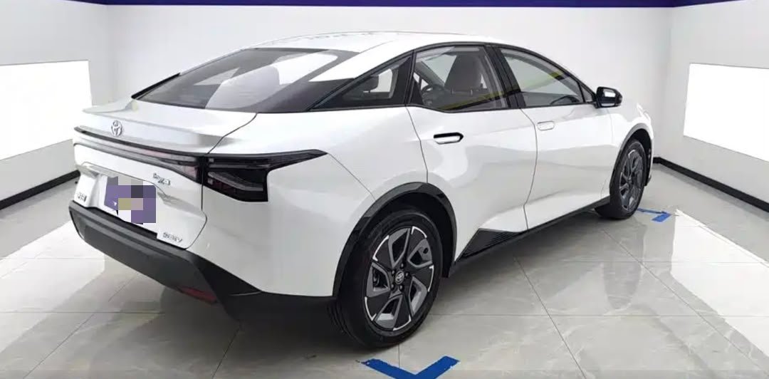 Toyota bZ3 2024 — EV 517KM (100 km)