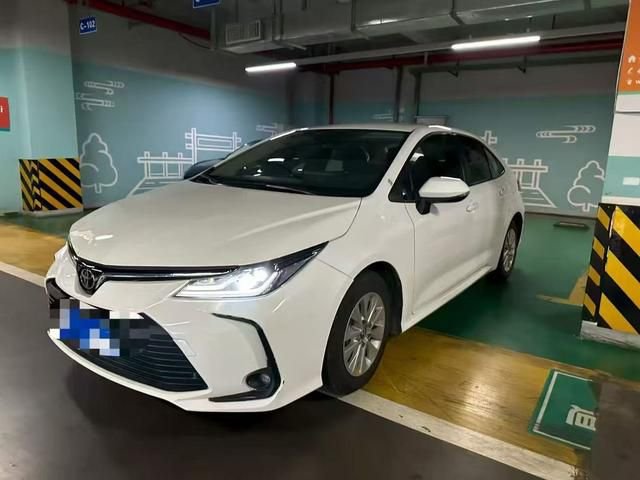 Toyota Corolla 2023 — Petrol 96,000 km