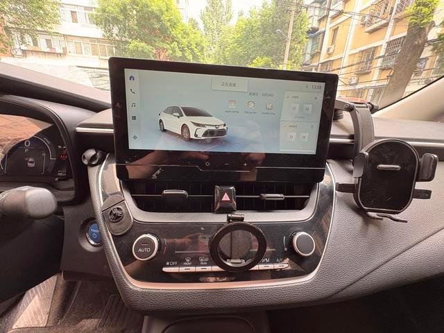 Toyota Corolla Hybrid 2023 — 108,000 km