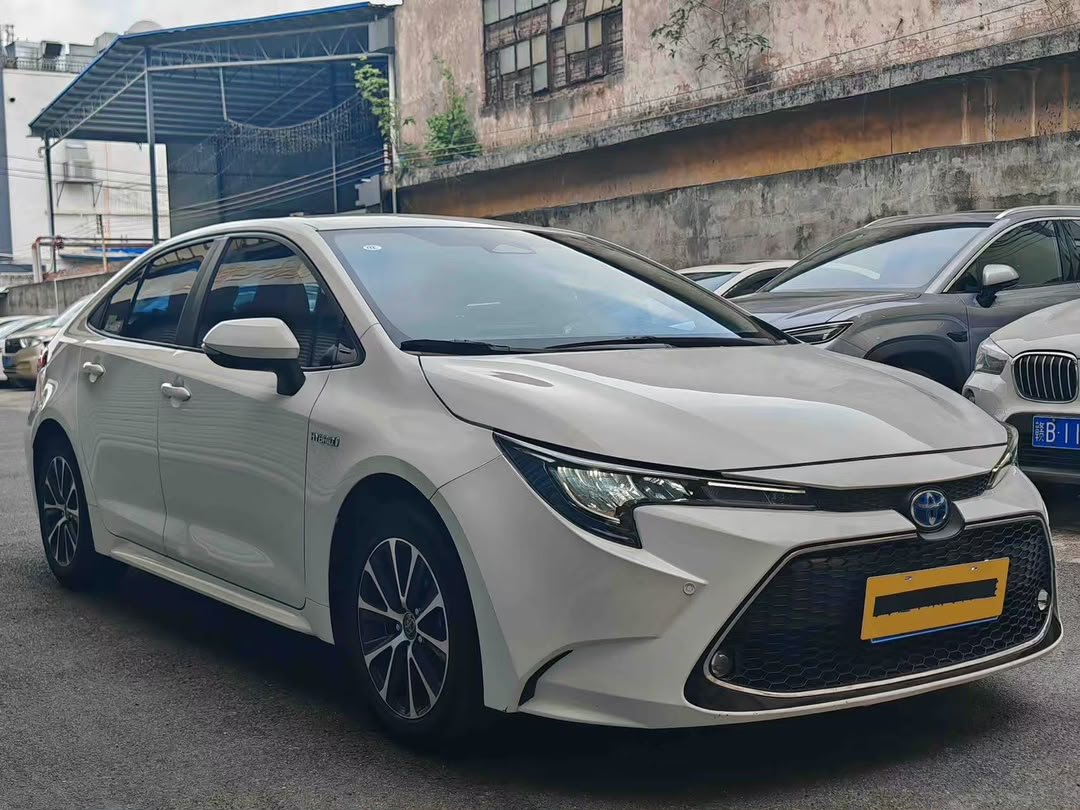 Toyota Corolla Hybrid 2023 — 19,000 km