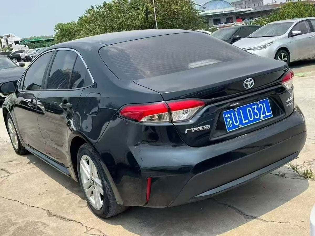Toyota Corolla Hybrid 2023 — 200,000 km