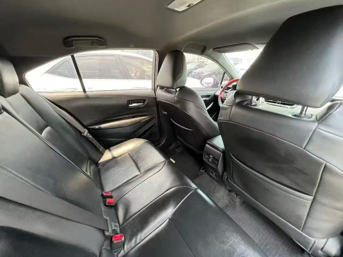 Toyota Corolla Hybrid 2023 — 200,000 km