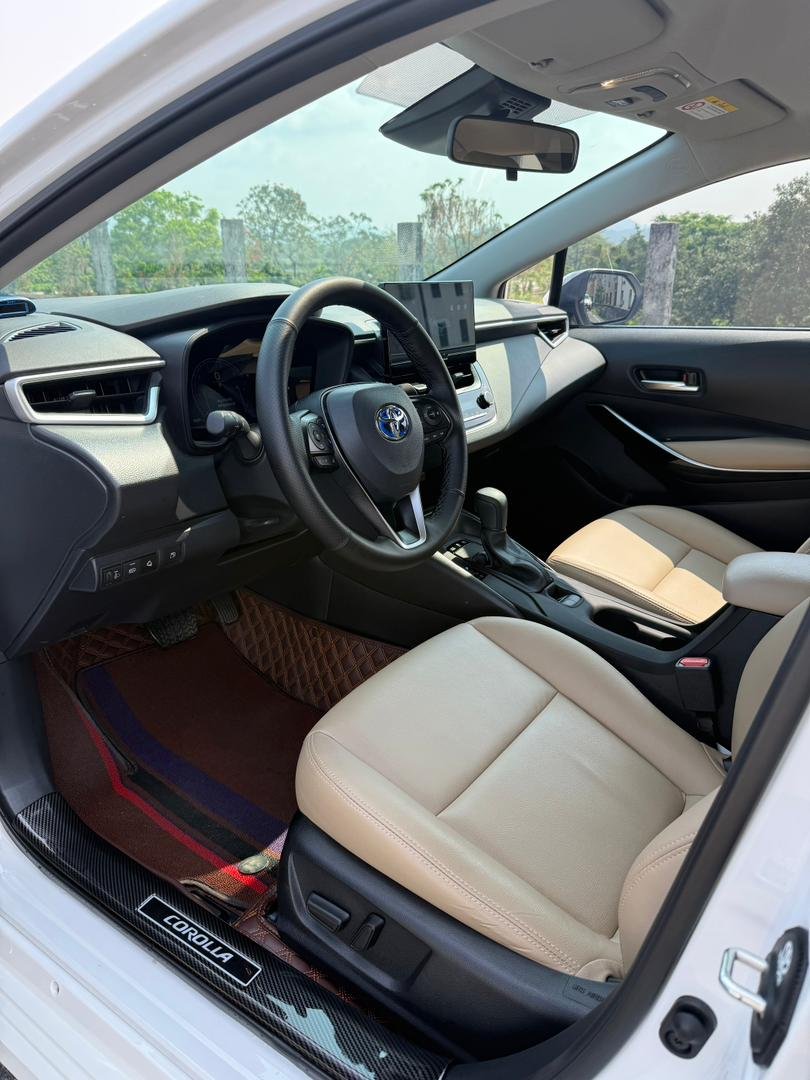 Toyota Corolla Hybrid 2024 — 11,000 km