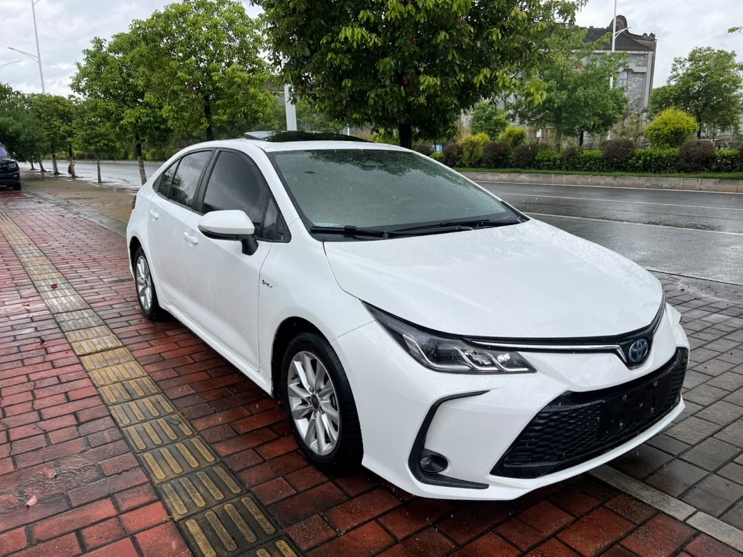 Toyota Corolla Hybrid 2024 — 34.000 km
