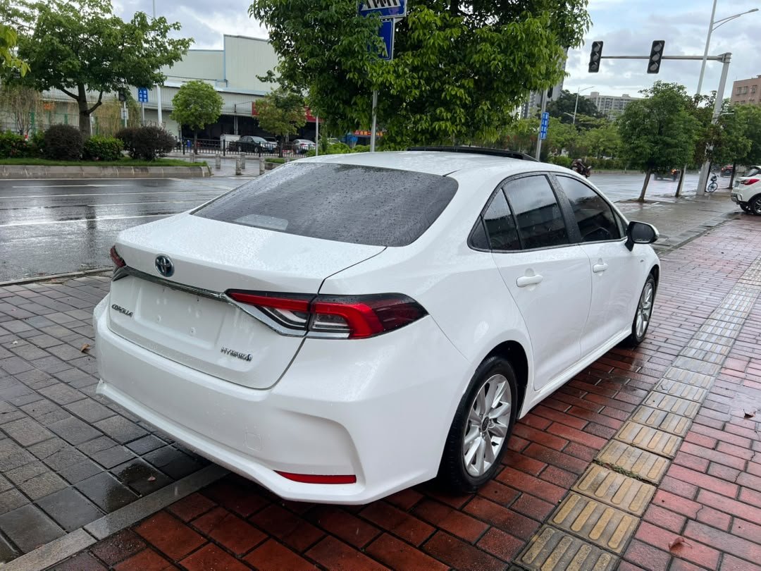 Toyota Corolla Hybrid 2024 — 34.000 km