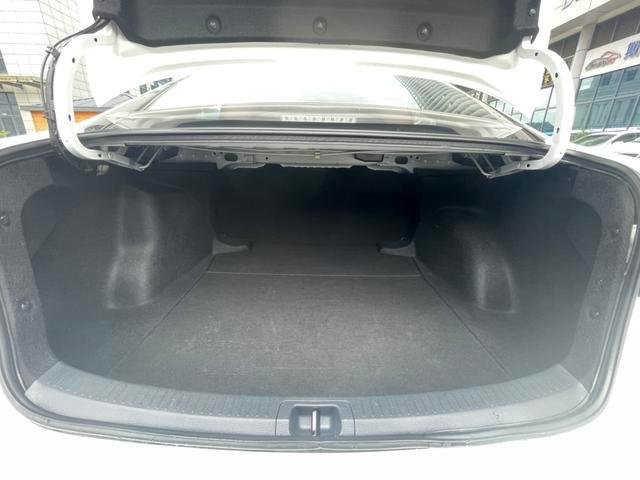 Toyota Corolla Hybrid 2024 — 48,000 km