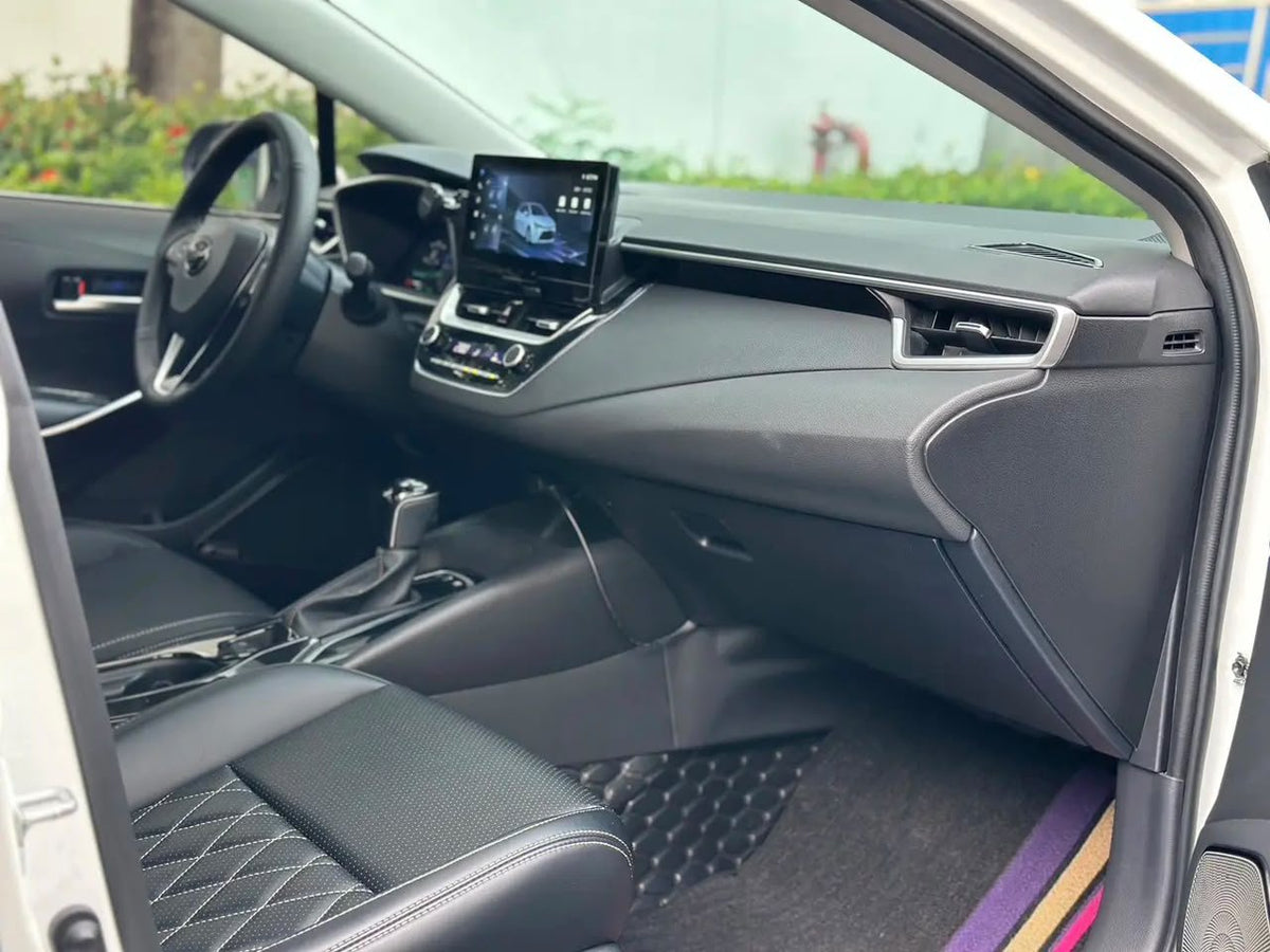 Toyota Corolla Hybrid Sport 2023 — 40,000 km