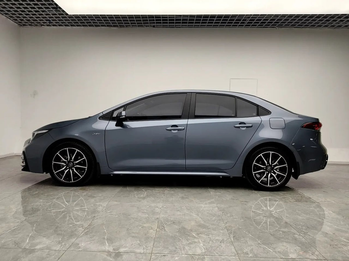 Toyota Corolla Hybrid Sport 2024 — 13,000 km