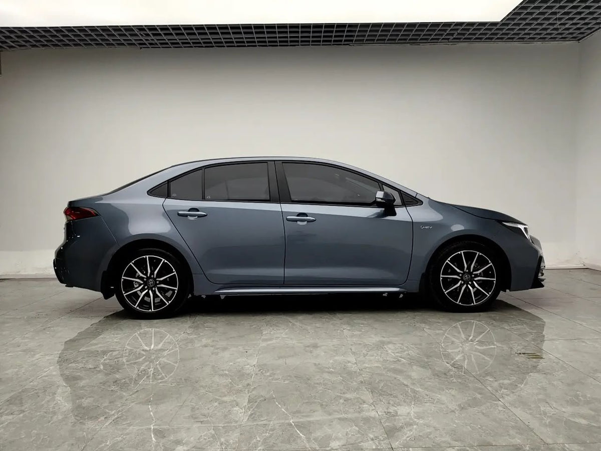 Toyota Corolla Hybrid Sport 2024 — 13,000 km