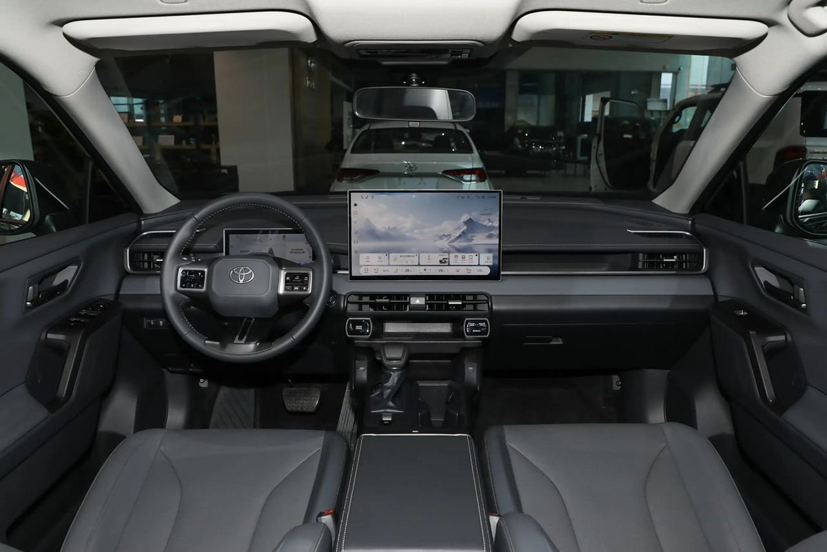 Toyota RAV4 2026 — AWD Luxury Edition (0 km)