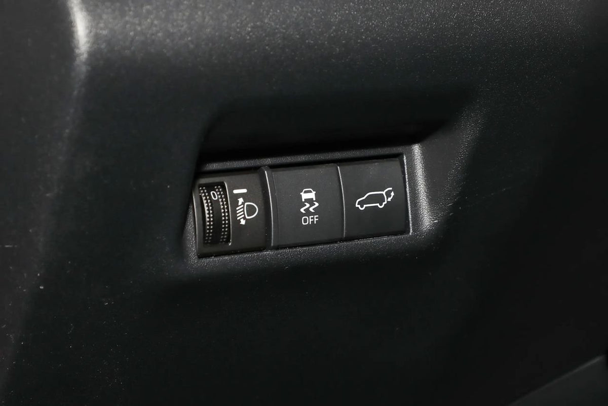 Toyota RAV4 2026 — AWD Luxury Edition (0 km)