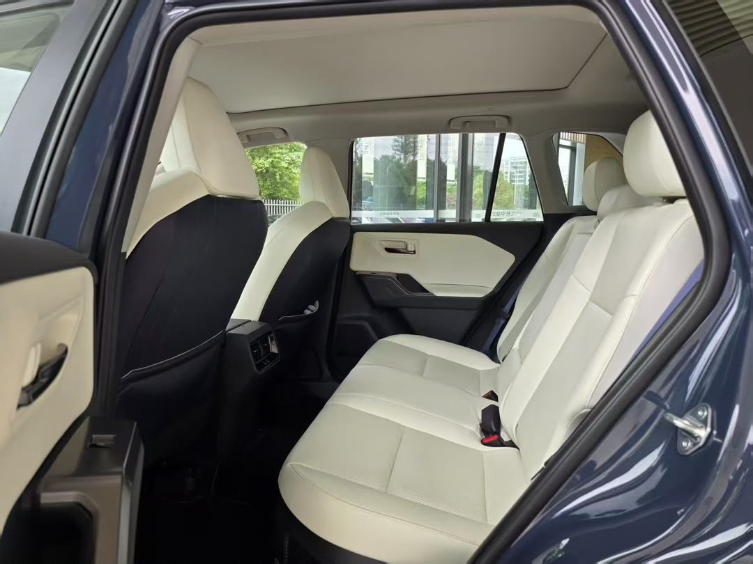 Toyota RAV4 Hybrid 2026 — 4×4 (7,000 km)