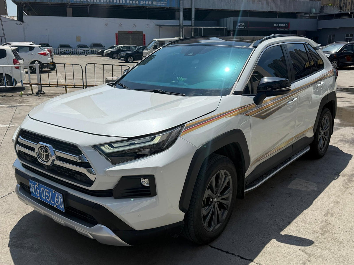 Toyota RAV4 Plus 2023 — 4×4 (14,722 km)