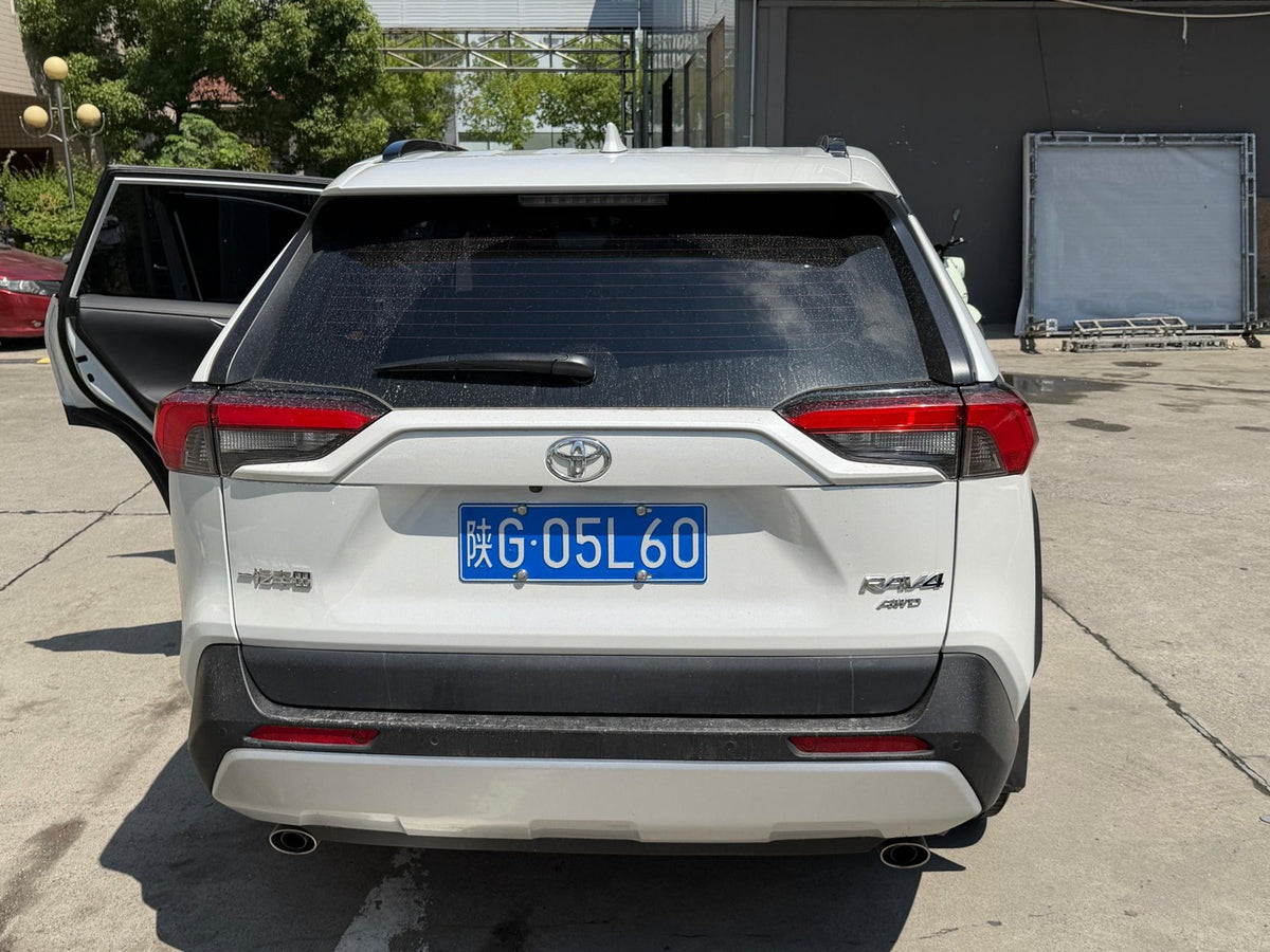 Toyota RAV4 Plus 2023 — 4×4 (14,722 km)