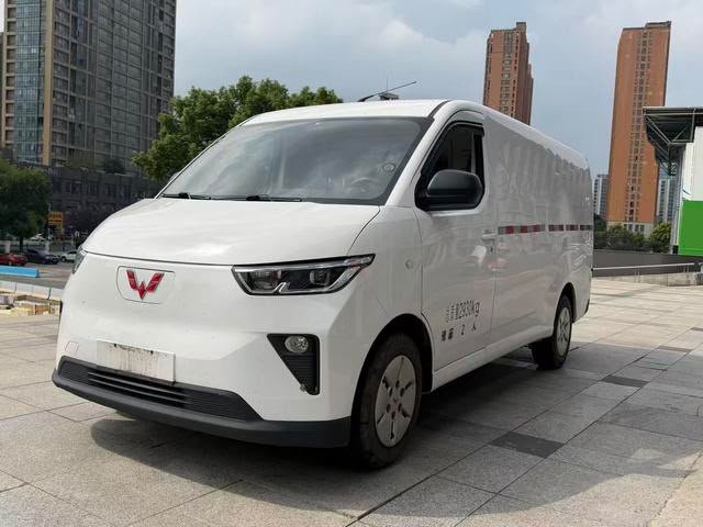 Wuling Yangguang 2024 — Furgão Eléctrico 300KM
